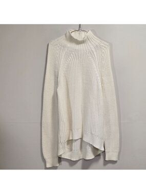 GAP White Knit Turtleneck Sweater